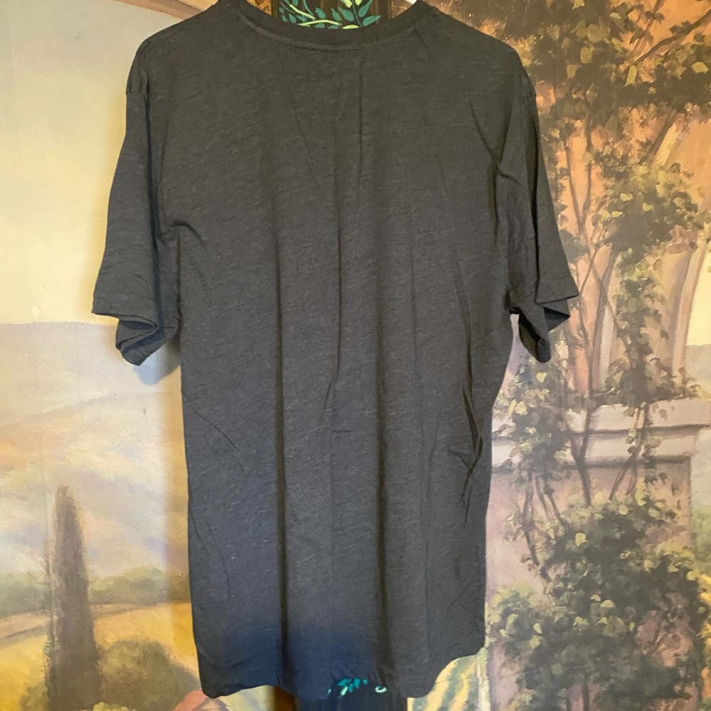 Reeebok men’s gray reptile pattern logo tshirt - Picture 2 of 3